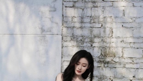 张天爱妖艳滴水黑丝 这美臀很夸张